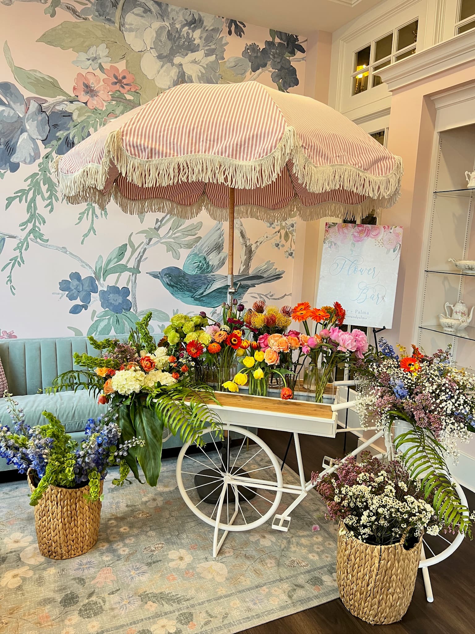 Flor + Palma event floral experience
